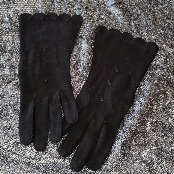 VNTG Black Soft Nylon Gloves - Picture 1 of 6